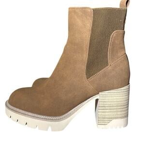 MIA Novie Chelsea Boot Size 9 M in Cognac Chunky Block Heel Slip On